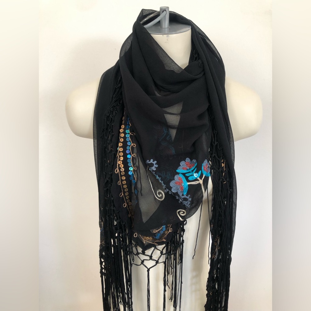 Woman’s scarf wrap Line Bryant